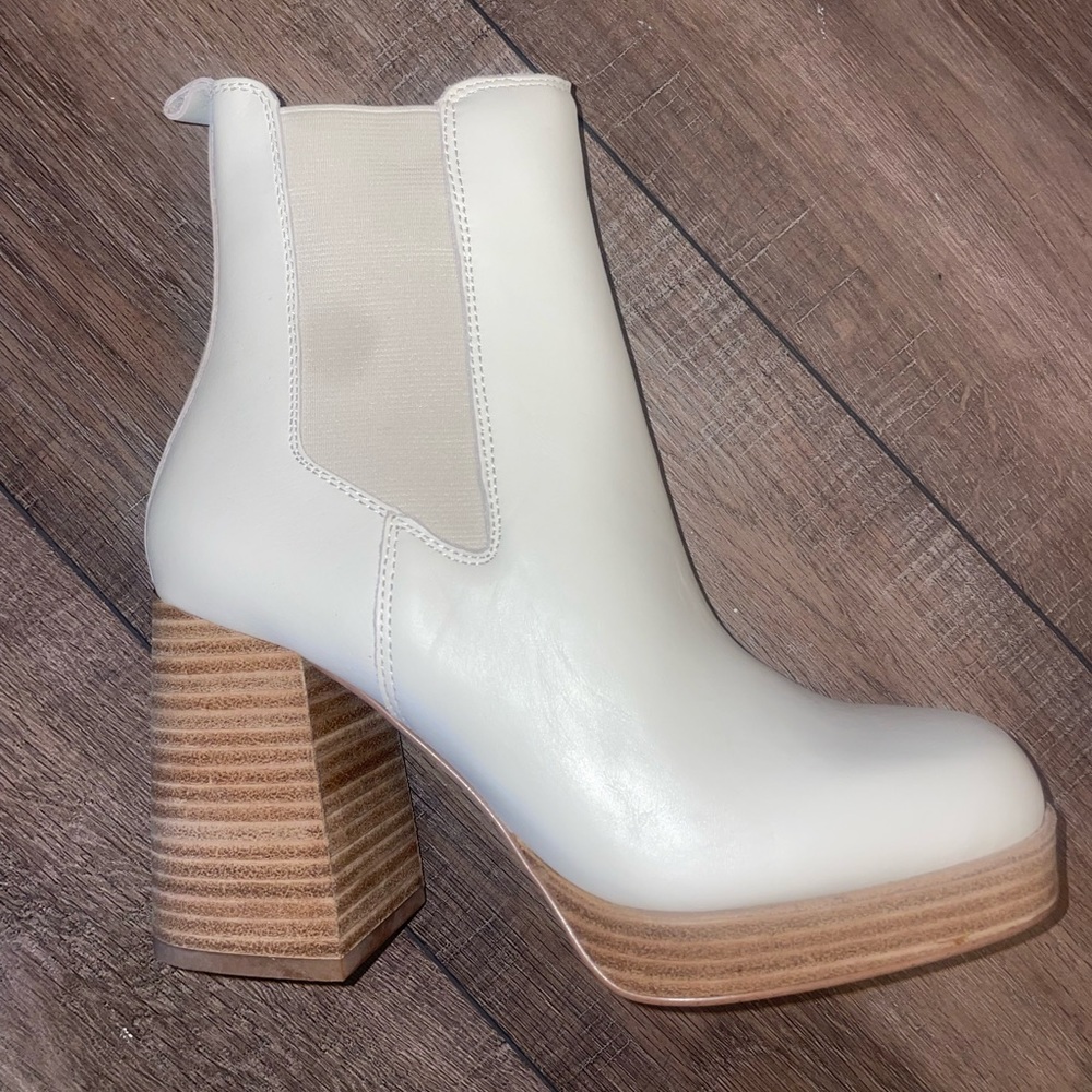 Steve Madden “Expect Bone Leather” Booties